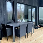 Small Cozy 3-room House With Terrace & Large Garden Dom wakacyjny *