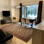 Small Cozy 3-room House With Terrace & Large Garden Dom wakacyjny Ilmandu
