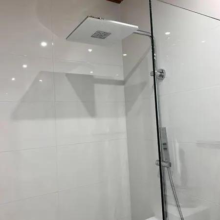 Vakantiehuis Small Cozy 3-room House With Terrace & Large Garden Ilmandu