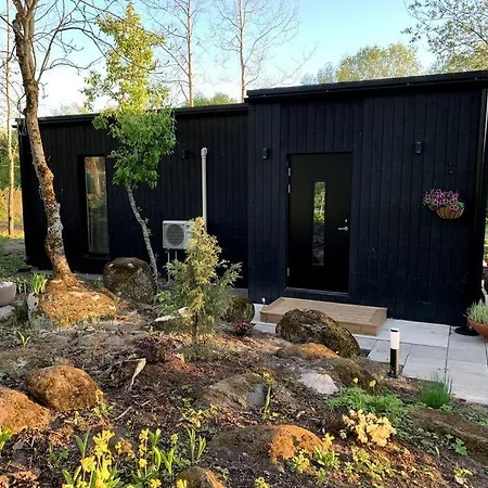 Small Cozy 3-room House With Terrace & Large Garden *