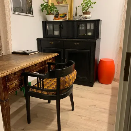 Small Cozy 3-room House With Terrace & Large Garden *