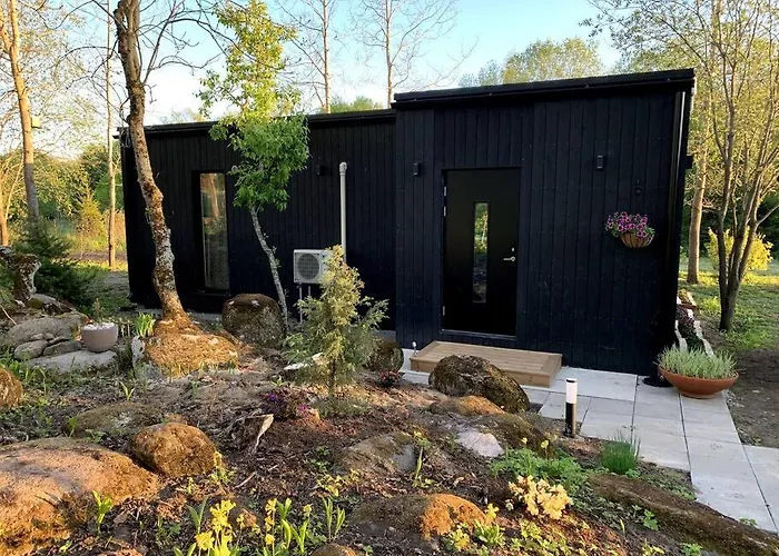 Small Cozy 3-room House With Terrace & Large Garden *