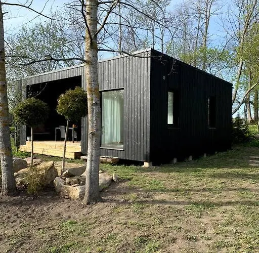 Small Cozy 3-room House With Terrace & Large Garden * Ilmandu