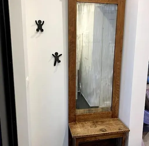 Small Cozy 3-room House With Terrace & Large Garden *