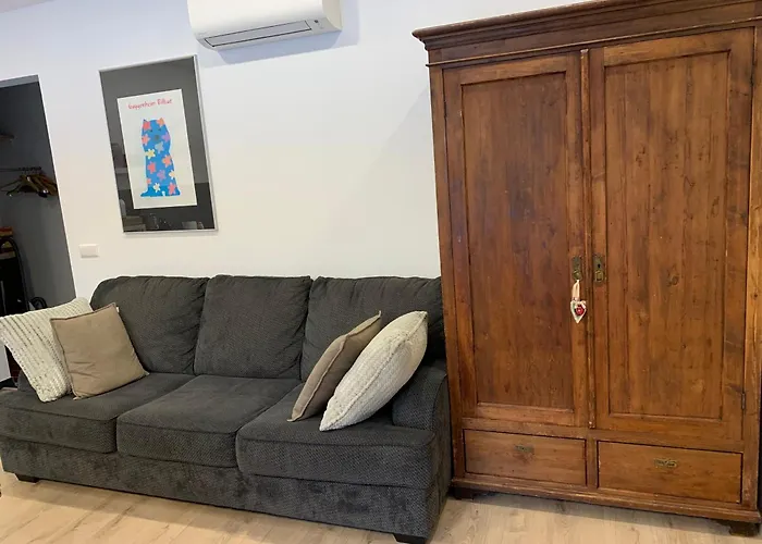 Small Cozy 3-room House With Terrace & Large Garden